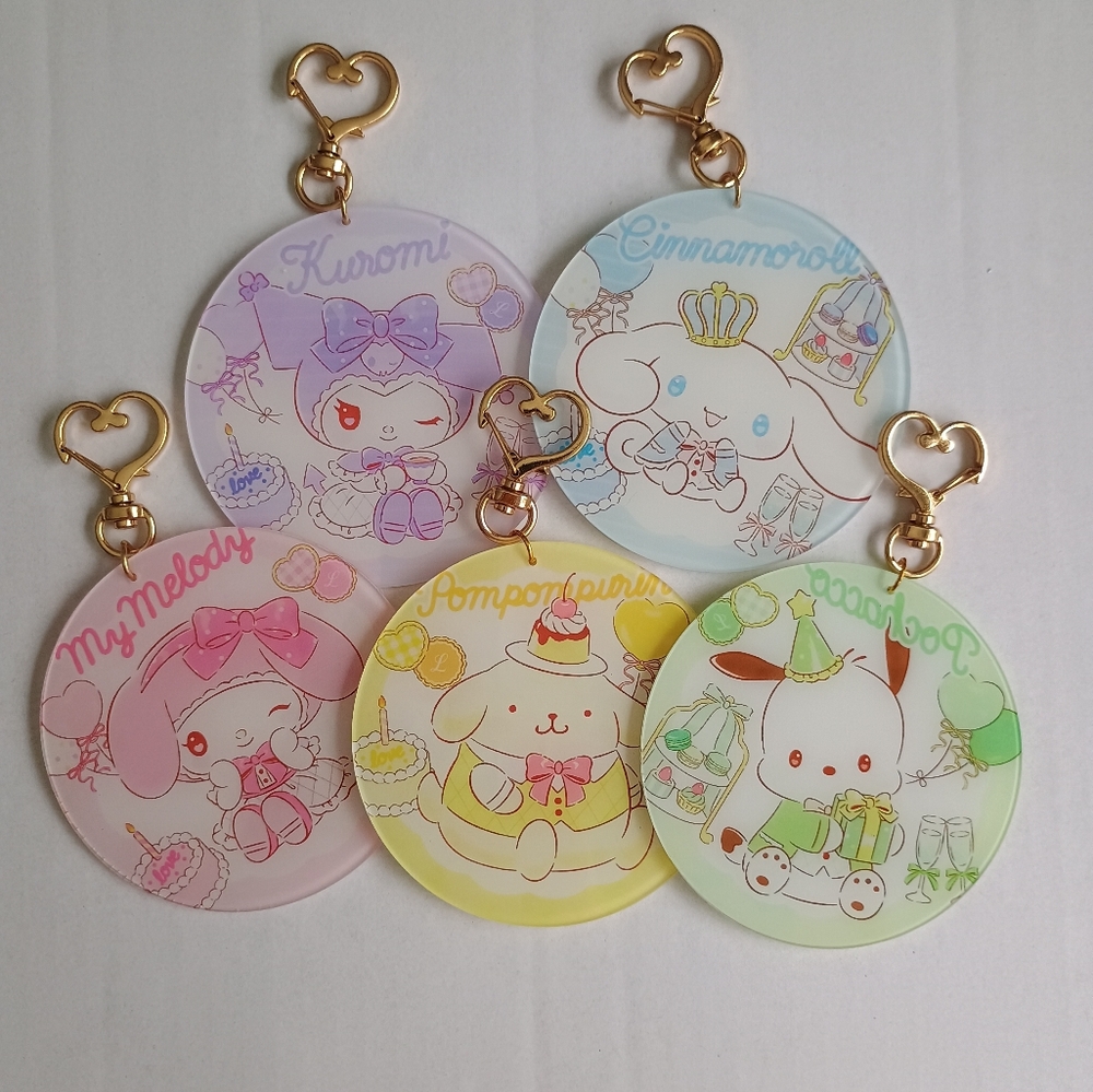 Hello kitty keychains - Picture 3 of 8